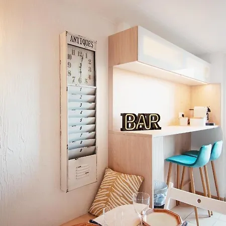 Juliette Ставело